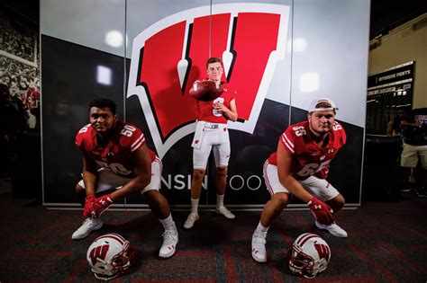 Wisconsin commit Graham Mertz throws six touchdown passes in state ...