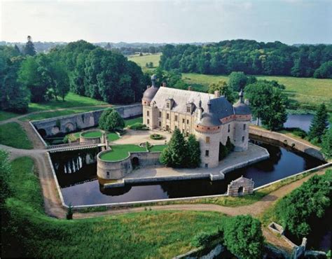 Amazing Castle with its own Moat | Dream Homes | Mortgage Calculator