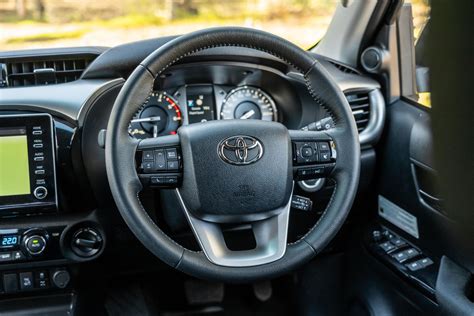 2021 Toyota HiLux SR5 review | CarExpert