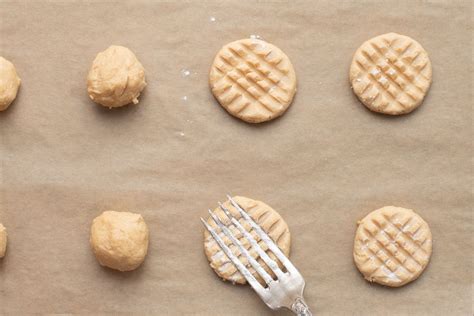 Basic Peanut Butter Cookies Recipe and Variations