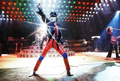 Amazing Photos of Queen Live at the Hammersmith Odeon in London on December 26, 1979 ~ Vintage ...