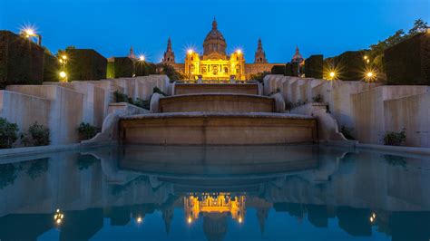 Palau Nacional building on hill of Montjuïc at dusk, Barcelona ...