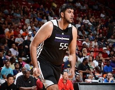 Sim Bhullar continues to make history, becomes first Indian-origin player to sign full NBA contract