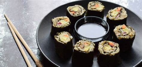 Raw Vegan Spicy "Tuna" Sushi