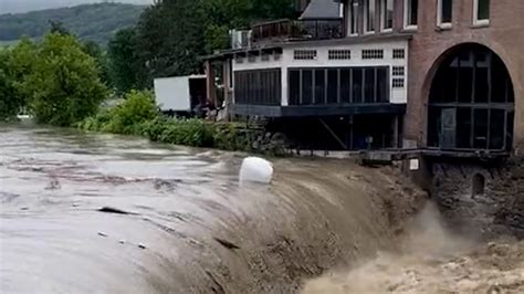 Downpours Cause Dangerous Flooding in Vermont - The New York Times