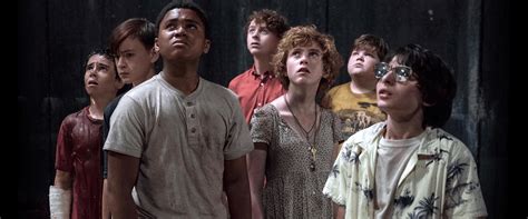 'IT: Chapter Two' Behind the Scenes Photo Shows the Losers' Club Reunited in Derry as Adults ...