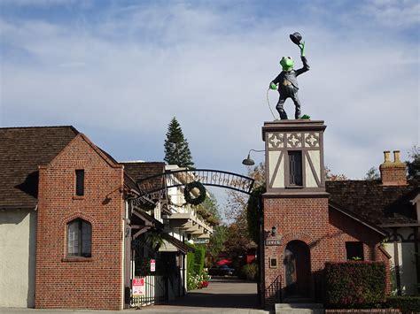 Jim Henson Company Lot | Below the Kermit statue, you'll see… | Flickr