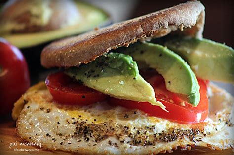 Healthy Egg & Avocado Breakfast Sandwich | the creative life in between