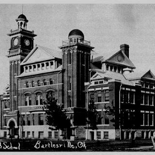 Bartlesville High School. | Oklahoma history, Bartlesville, Price tower