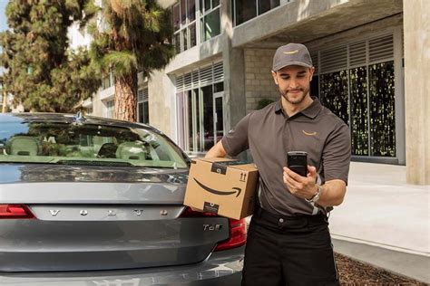 Amazon Will Now Deliver Packages to Your Car, as Well as Your Home | TheDetroitBureau.com