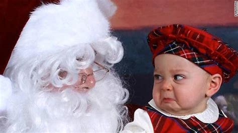 20 Of The Funniest Santa Photo Fails On The Internet Right Now