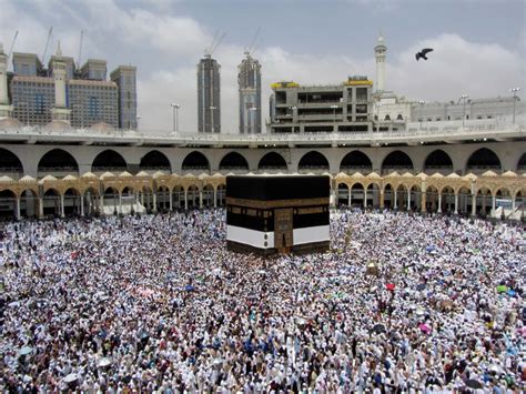 Incredible pictures from Mecca as 2,000,000 Muslims begin hajj | Metro News