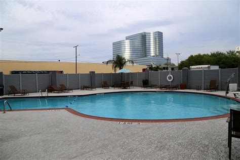 Holiday Inn Metairie New Orleans, an IHG Hotel Pool Pictures & Reviews - Tripadvisor