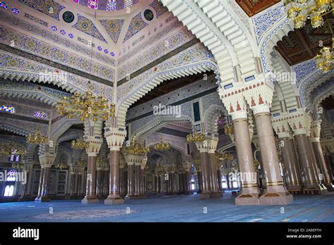 Sana'a / Yemen - 30 Dec 2012: Al Saleh Mosque, Great Mosque of Sana'a, Yemen Stock Photo - Alamy