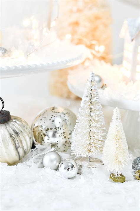 8 Best White Christmas Decorating Tips - StoneGable