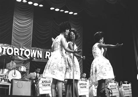 The Supremes at the Apollo Theater | Smithsonian Institution