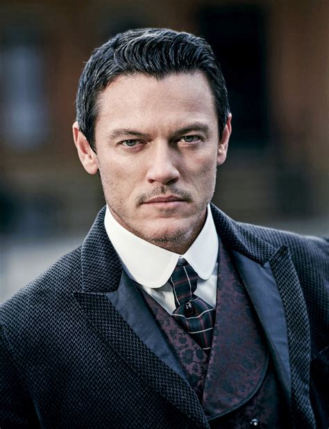 luuuuuke-evans: “Luke Evans as John Moore in The Alienist. - (x) ” | Luke evans, Best photo ...