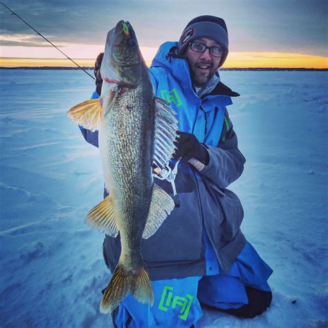 Tips for Red Lake Early Ice Walleye w/ Matt Breuer - Virtual Angling