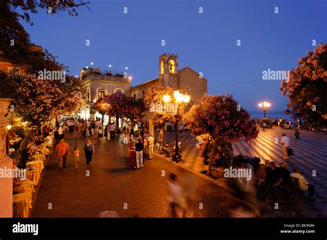 Piazza IX Aprile in the evening, Taormina, Sicily, Italy Stock Photo ...