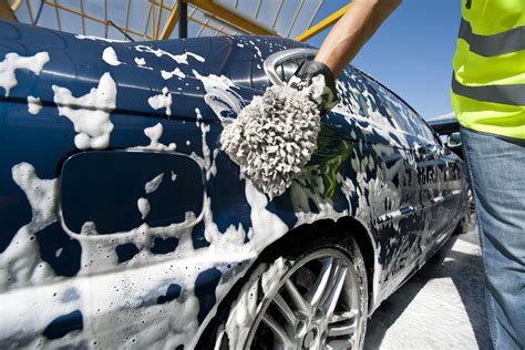 Full Car wash Services to Give Your Car a Brand New Look