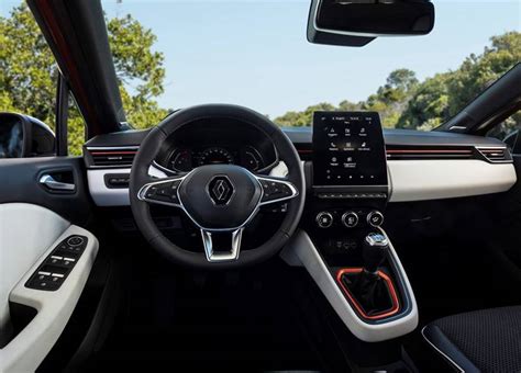 Novo Clio 2023 - Renault já prepara reestilização do modelo - Encontracarros
