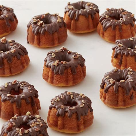 Wilton Mini Bundt Cake Pan - Non-Stick, 20-Compartments