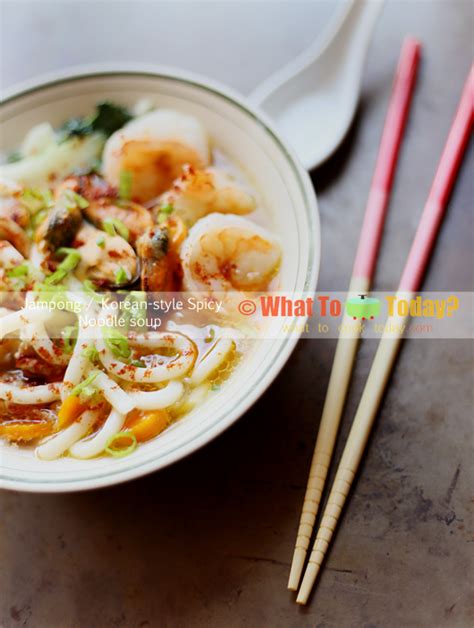 KOREAN-STYLE SPICY NOODLE SOUP / JAMPONG