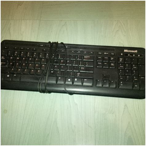 Microsoft Wired Keyboard 600, Computers & Tech, Parts & Accessories, Networking on Carousell