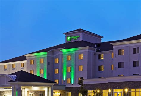 HOLIDAY INN HOTEL & SUITES BLOOMINGTON-AIRPORT $72 ($̶1̶2̶8̶) - Updated 2021 Prices & Reviews ...