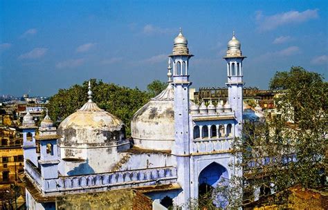 Gyanvapi Mosque, Varanasi, Uttar Pradesh, India - Astrolika.com Mughal ...