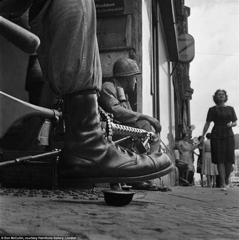 est100 一些攝影(some photos): Don McCullin, War photographer. 戰地攝影師