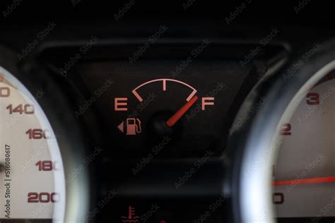 Fuel level indicator in the tank during very high fuel prices and fuel ...