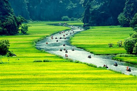 25 of the Top Tourist Attractions in Vietnam – Touropia Travel