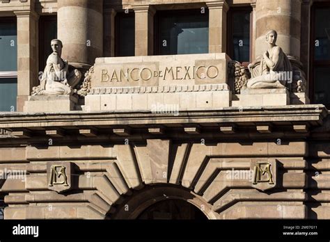 Architectural detail of the Banco de México (Bank of Mexico ...