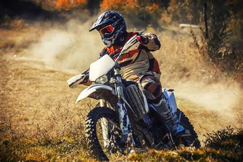 Best 4 Stroke Dirt Bike For Beginners - Ultimate Off-Roading