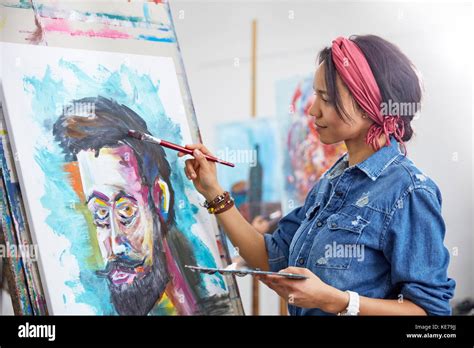 Artist focus hi-res stock photography and images - Alamy