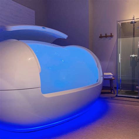 Floatation Tank Review: Stress Management And Wellness In One | Glamour UK