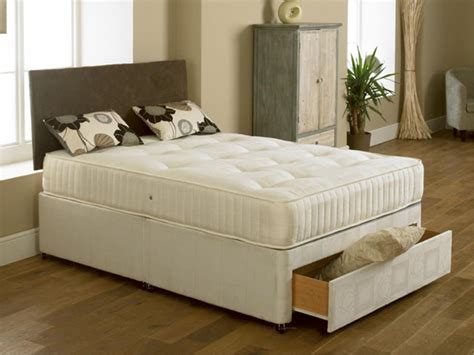 Elite 2ft 6in x 6ft 6in Special Size Divan Bed in Cream Damask