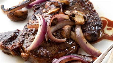 Steak with Caramelized Onions & Mushrooms – Morton & Bassett