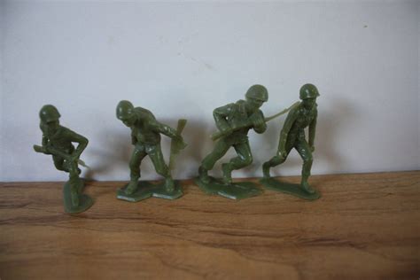 Vintage Marx Toy Soldiers Set of 4 with Louis by BabisTreasures