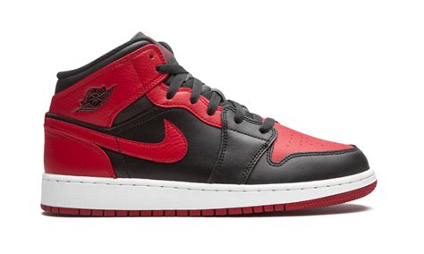 AIR JORDAN 1 MID BANNED – Sneaky Things