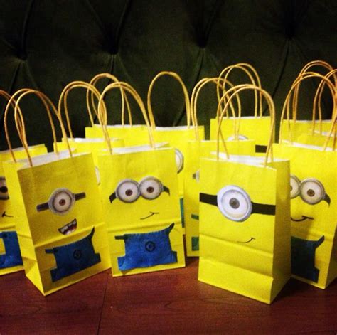 Minion bags | Minion bag, Minion party, Minions