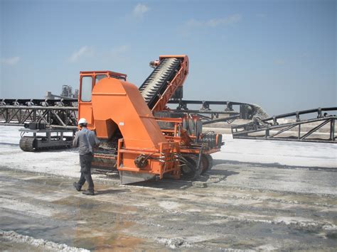 Salt harvester, salt harvesting machine | Viemka SA