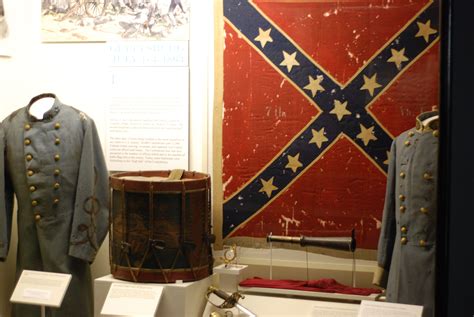 Battle flag of the 7th Virginia captured at Gettysburg 7/3/1863. Now resides at the MOC. | Civil ...