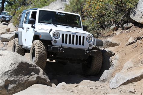 Superando Rubicon Trail en un Jeep Wrangler - Motor Trend en Español