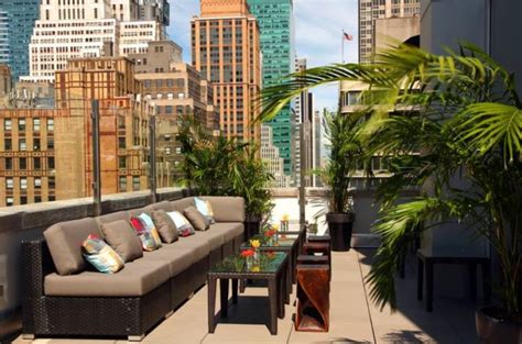 Monarch Rooftop New York | Members and their guests receive a complimentary house bottle for ...