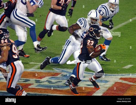 The Chicago Bears Devin Hester (23) breaks away from the Indianapolis ...