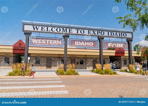 Entrance To The Fairgrounds, Los Angeles County Fair, Fairplex, Pomona, California Editorial ...