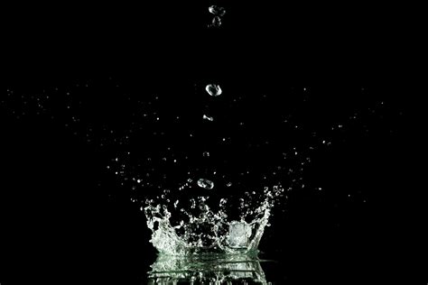 How to Photograph a Splash of Water | Splash photography, Photography ...