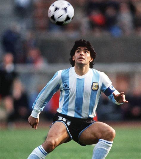 Pin by Sheyma shemo on D10S | World football, Diego maradona, Football icon